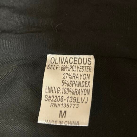 NEW Olivaceous Women's Black Sleeveless V-neck Button Crop Blazer Vest Top Sz M - Picture 4 of 4